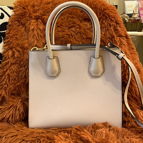 Michael Kors Handbag - Picture 3 of 9